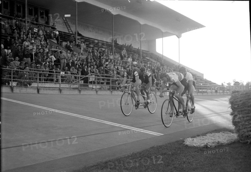 Helsinki Olympics 1952: Tandem race; Australia ahead of South Africa