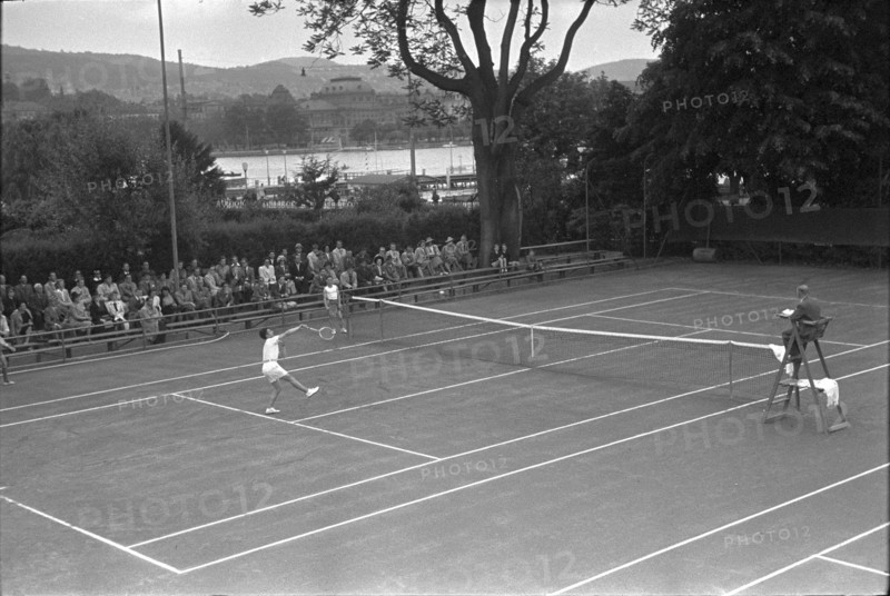 Training games amateurs against professionals, Zurich 1945