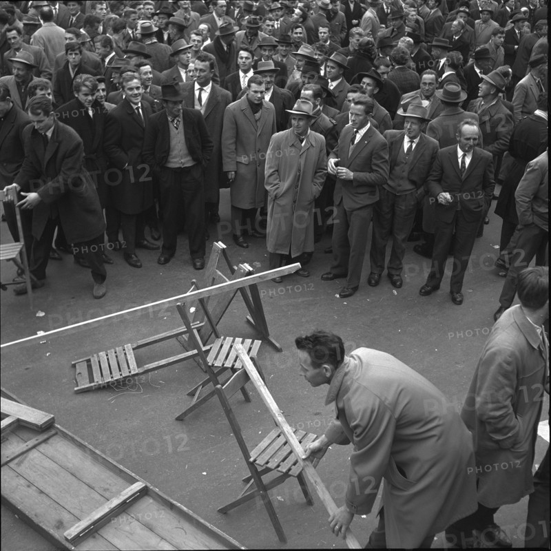 farmers' demonstration; build a barricade; 1961