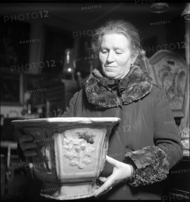 Antiquarian, 1943