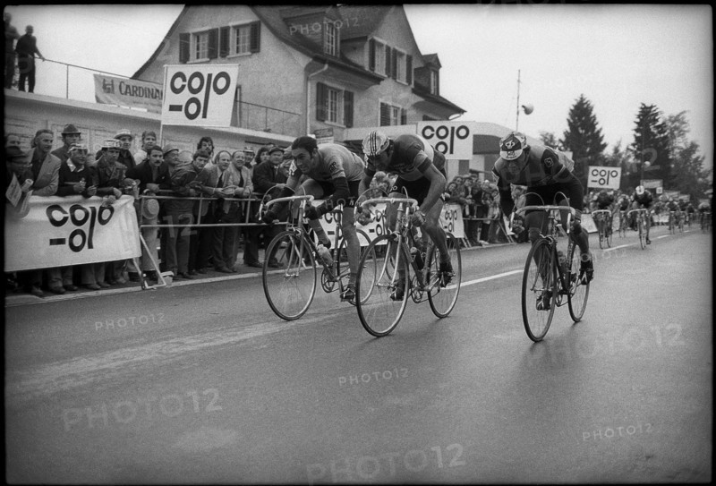 Tour de Suisse 1974: Sprint with Eddy Merckx