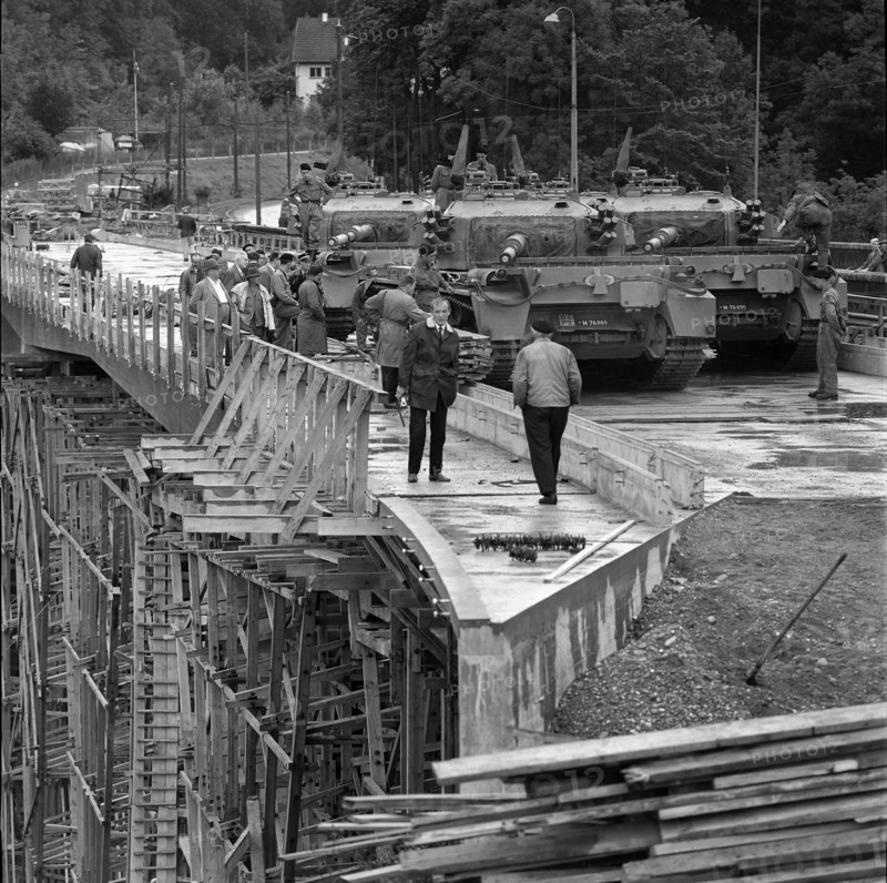 Bern; Tiefenau Bridge stress test; 1965