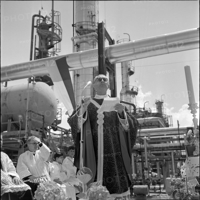 Collombey, opening of the refinery by the Bishop of Sion; 1963