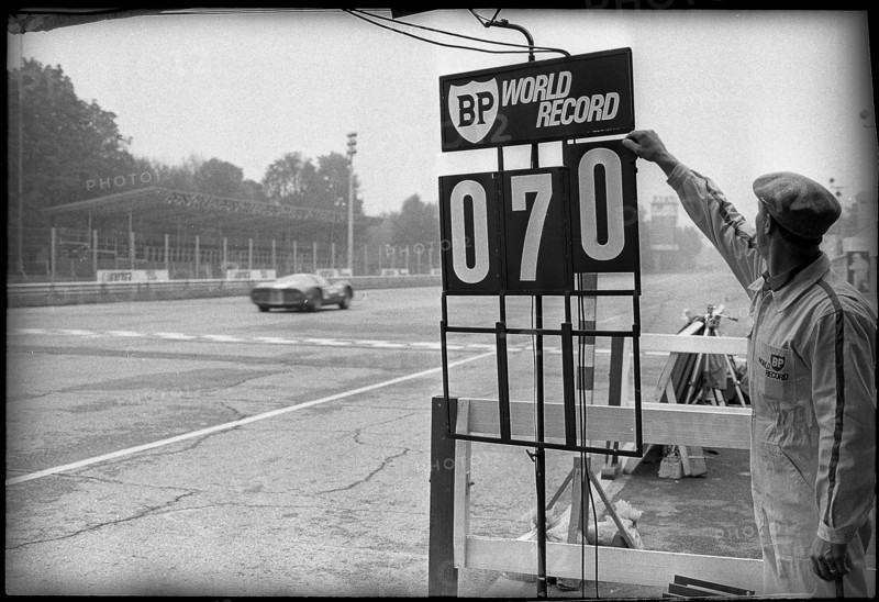 World record attempt in Monza 1967: Lap counter