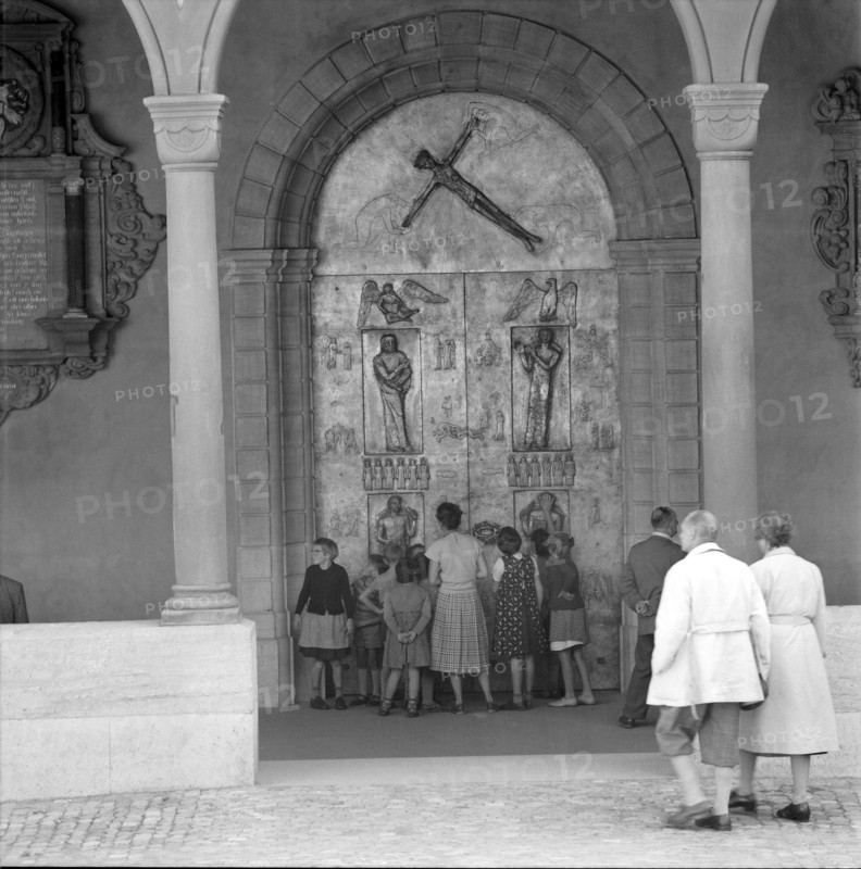 Bronze portal at Schaffhausen Cathedral 1959