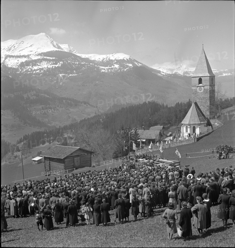 Country community in Schanfigg 1941