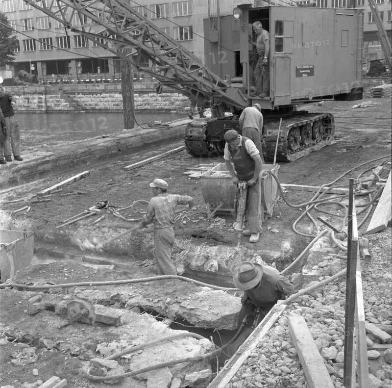 Renovation of the Walche Bridge; 1957