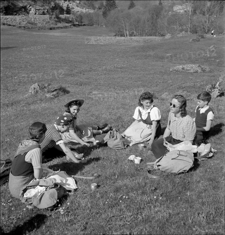 Young women at a picnic, 1942
