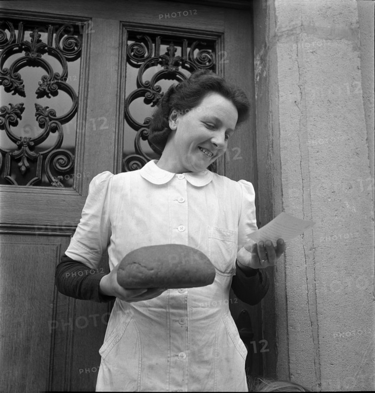 La pain des veuves is distributed in LaTourdePeilz, 1941
