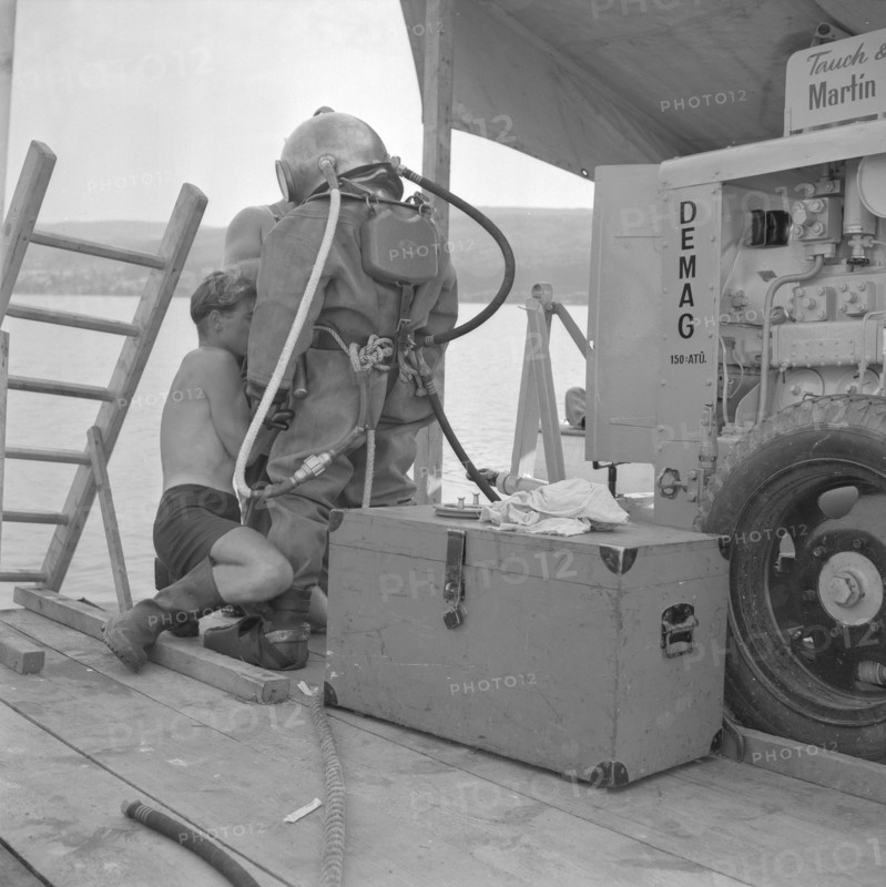 After WW 2: preparation to recovery of a US bomber, Greifensee 1953