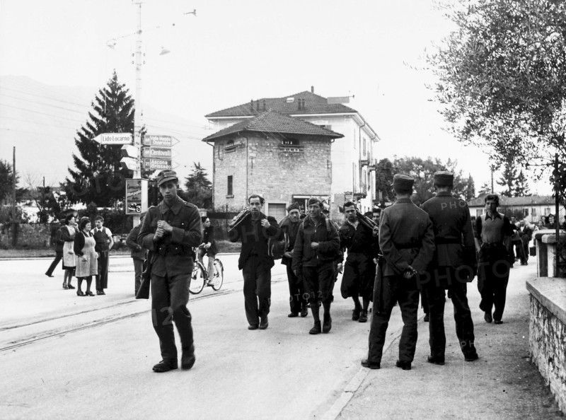 Italian partisans. escape from Italy. 1944