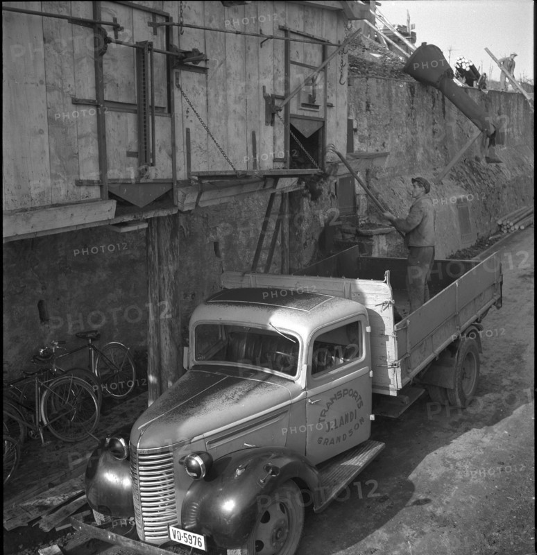 Truck is loaded. Grandson coal mine. 1943