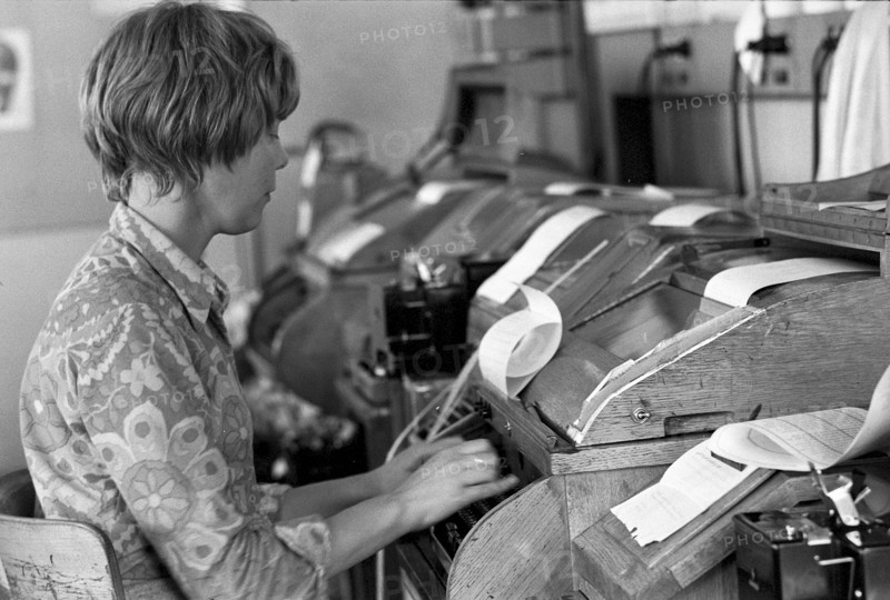 Mise des vins de la ville de Lausanne, wine auction: degustation, 1954