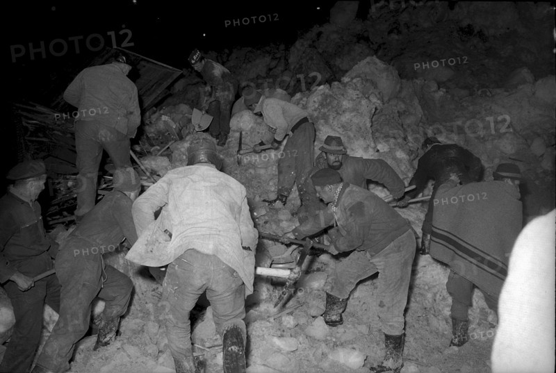 Mattmark glacial ice avalanche, 1965