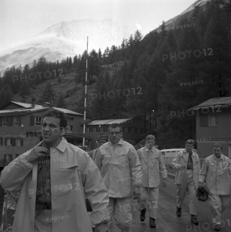 Mattmark glacial ice avalanche, search for missing persons, 1965