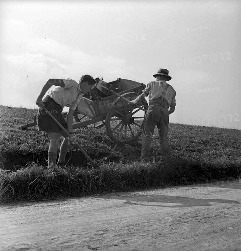 Enrico Mattei, official start of building of the central european pipeline. 1961