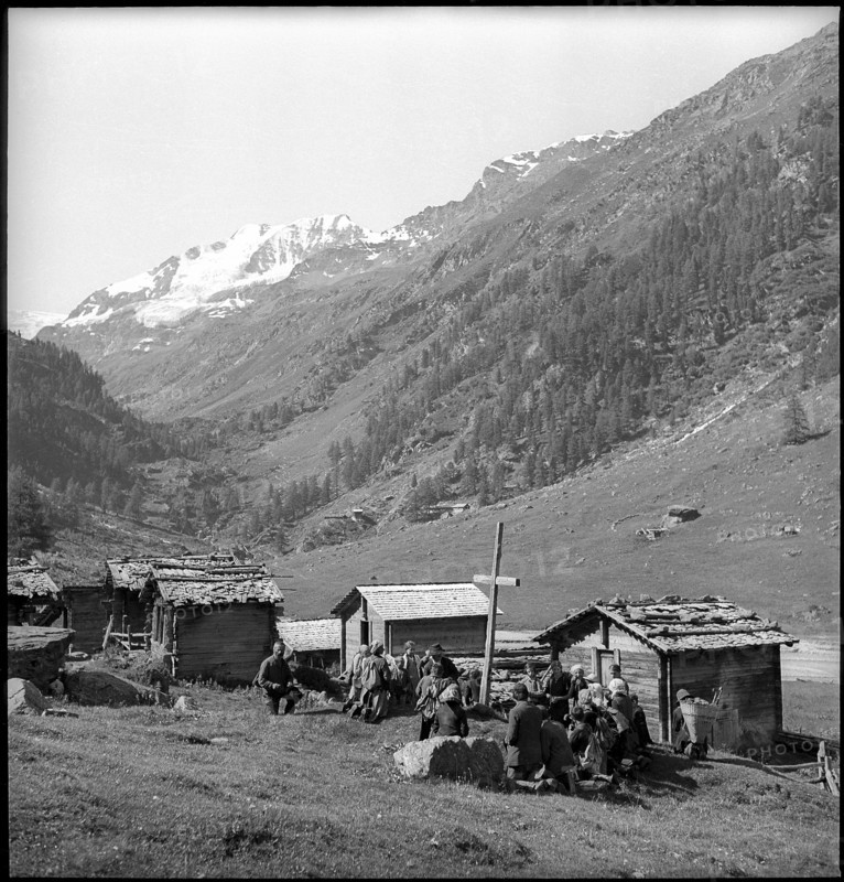 Farmers in the Turtmann Valley meet to donate cheese, 1940