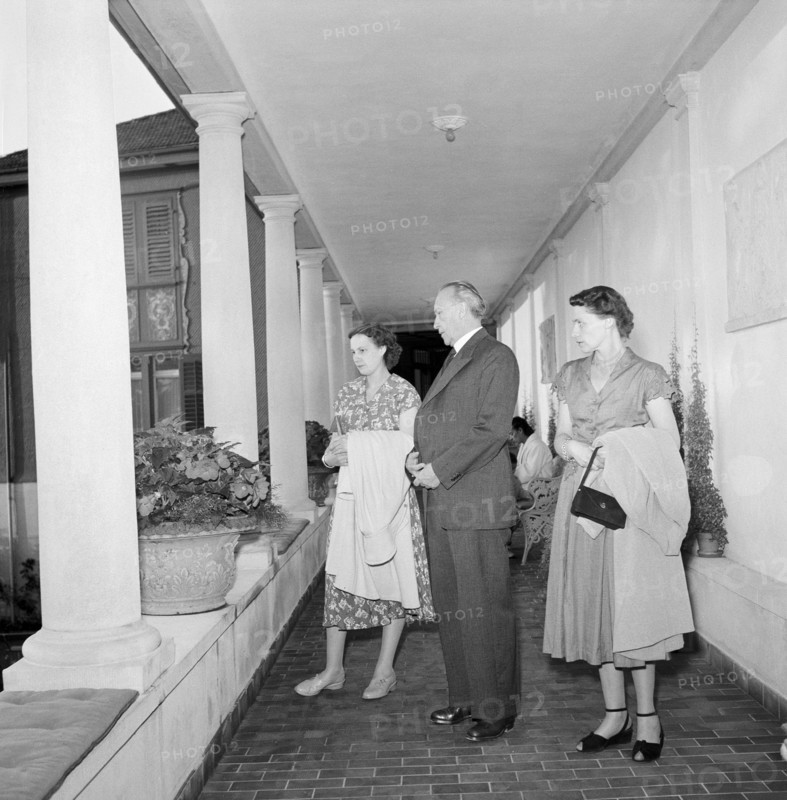 Konrad Adenauer with his daughters