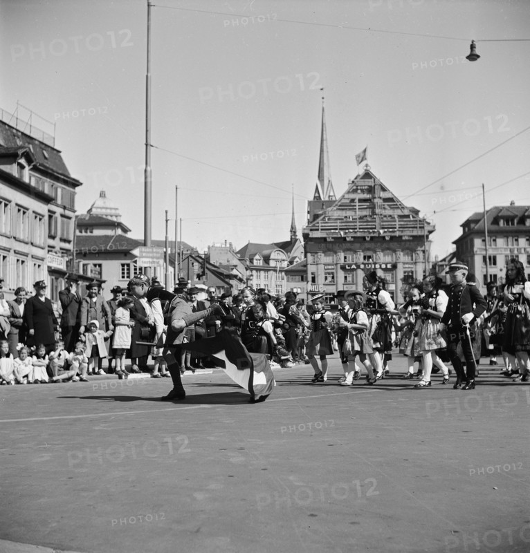 Sechseläuten in Zurich, 1940