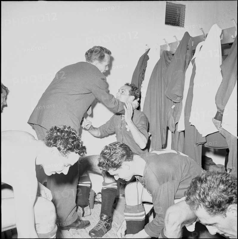 Football World Cup in Switzerland 1954: In the dressing room of the Swiss