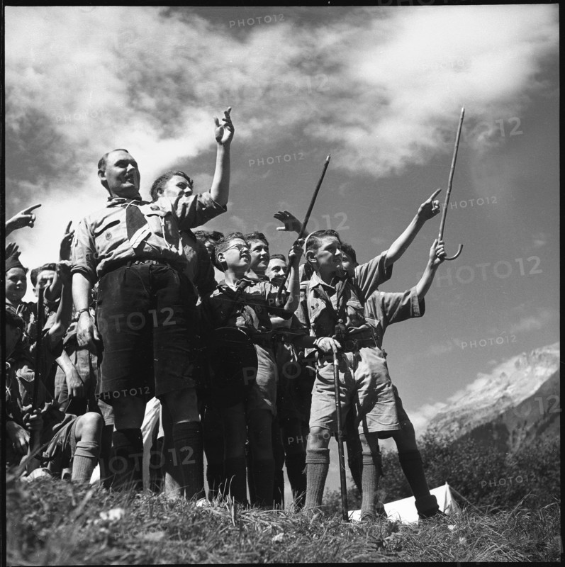 Cornelius Joyce with English Boy Scouts, 1950