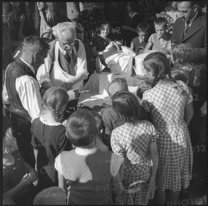 Butter donation, custom in Flums, 1940