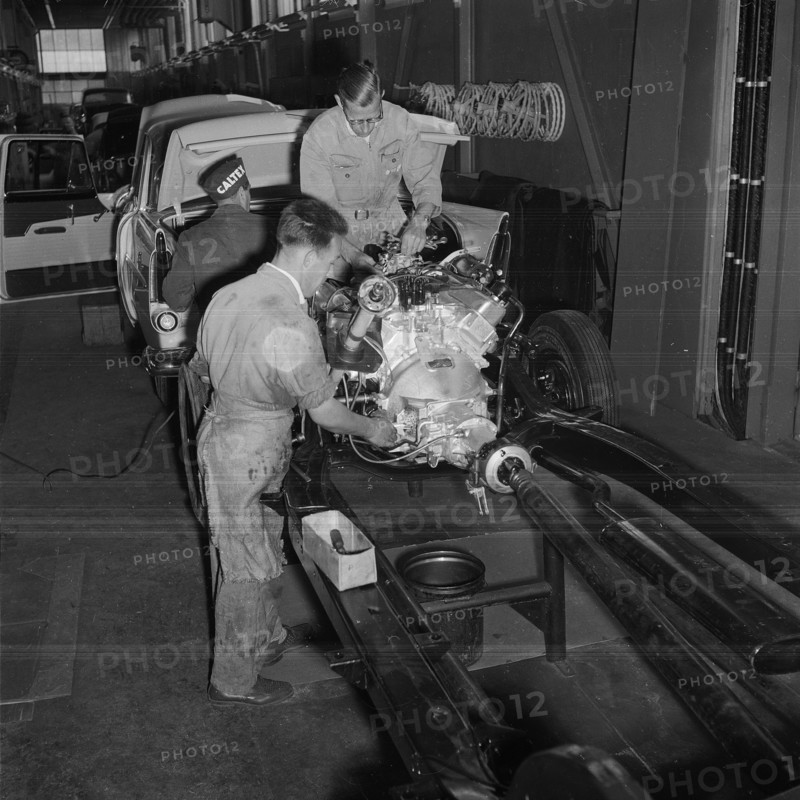 Assembly plant; assembly hall, body shop; 1956