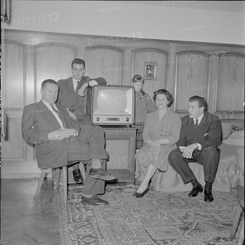 William Suter, the 20,000th concessionaire in Switzerland, and his family; 1957