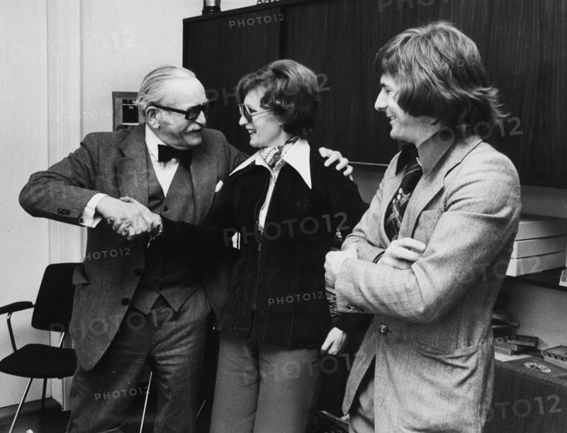 FCZ President Nägeli welcomes Chapuisat and his wife, 1976