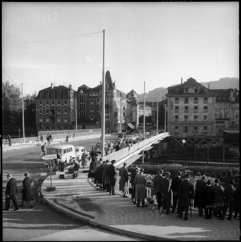 Opening of the Schanzenbrücke; 1960