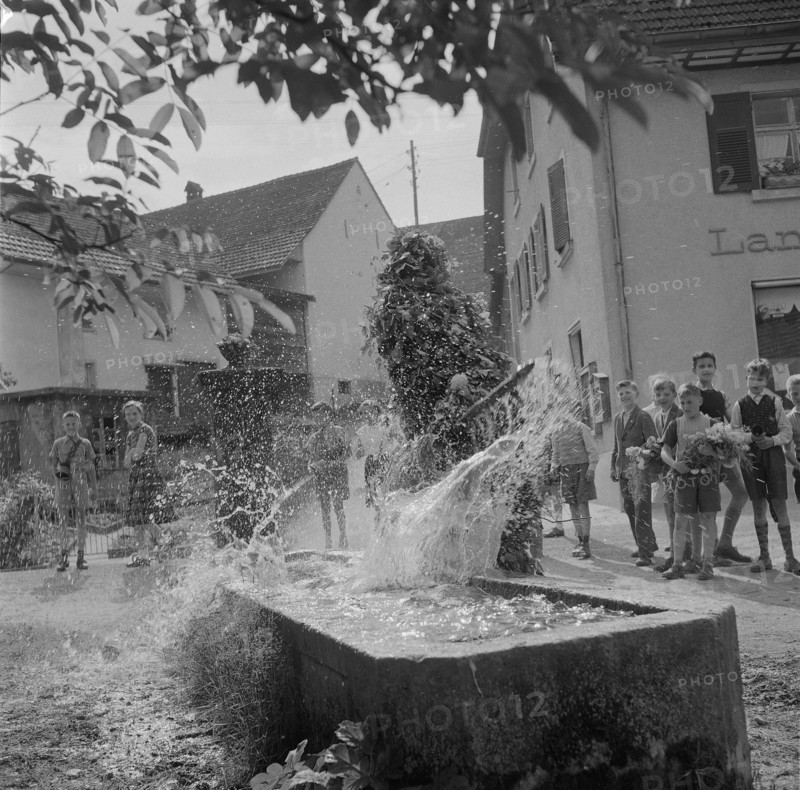 Pentecost custom Pfeisthutte in Fricktal, 1955