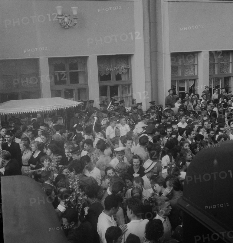 Swiss at the World Youth Festival in Moscow, 1957