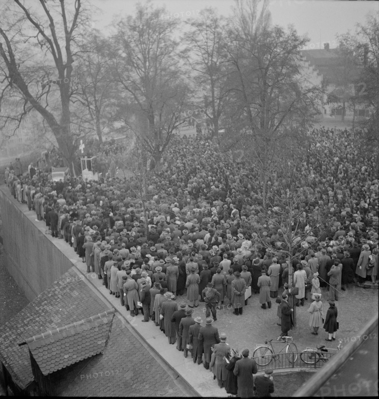 Popular march of the Landesring at the Lindenhof, 1948