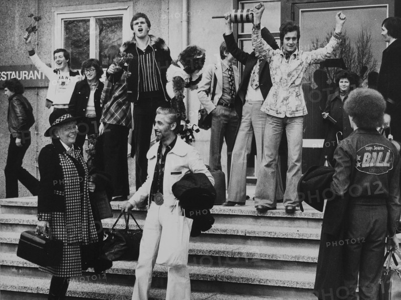 Champions Cup 1976/77: Dynamo Dresden vs. FC Zurich; FCZ fans at Dresden Airport