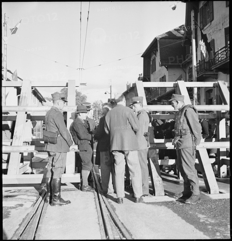 WW2: small border traffic, national border Moillesullaz 1944