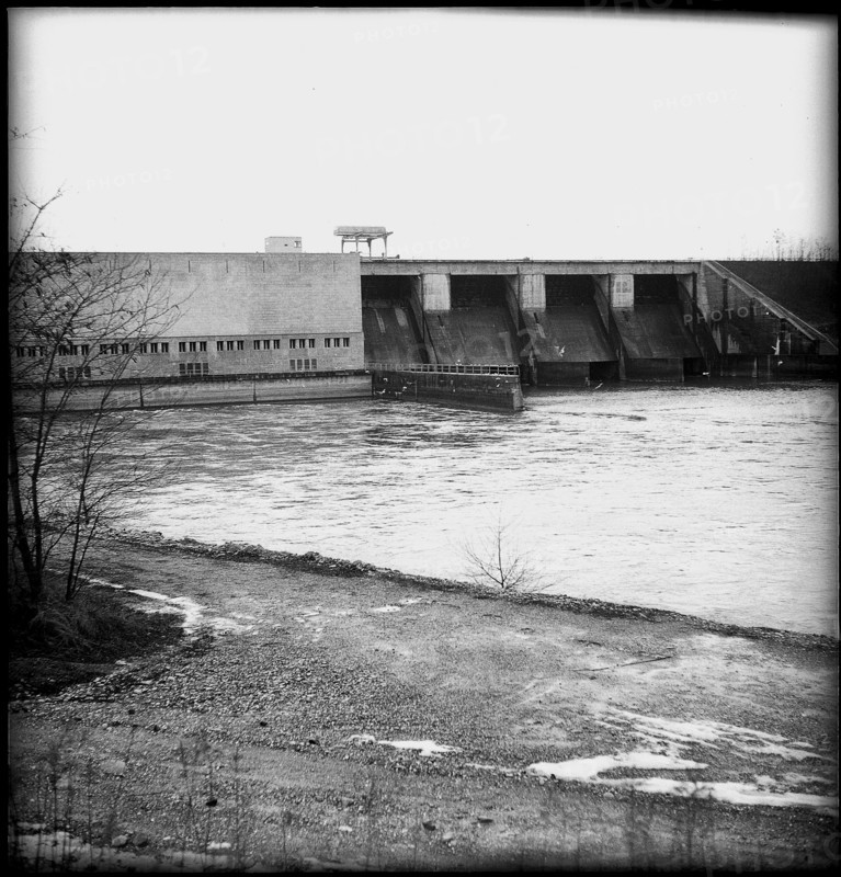 Verbois power plant, underwater 1952