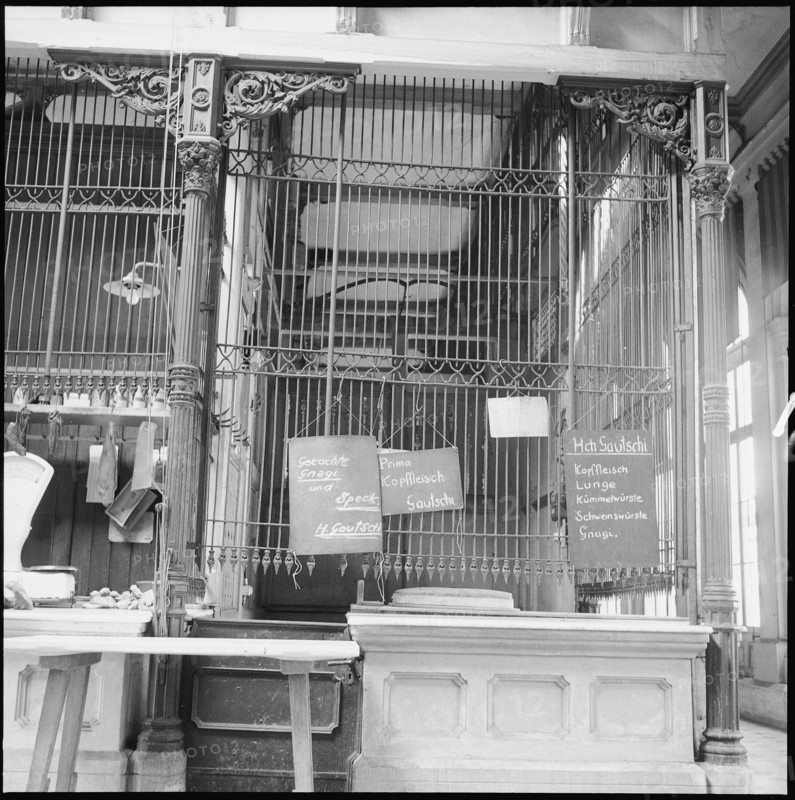 Butcher shop in the meat hall in Zurich 1955