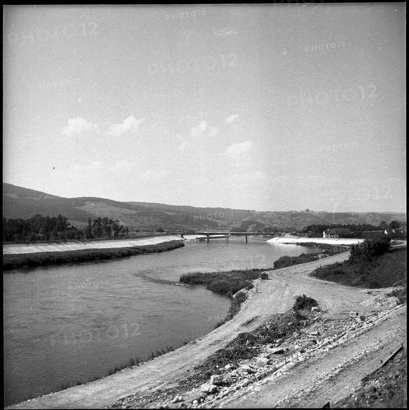 Aare power plant WildeggBrugg, underwater canal 1952