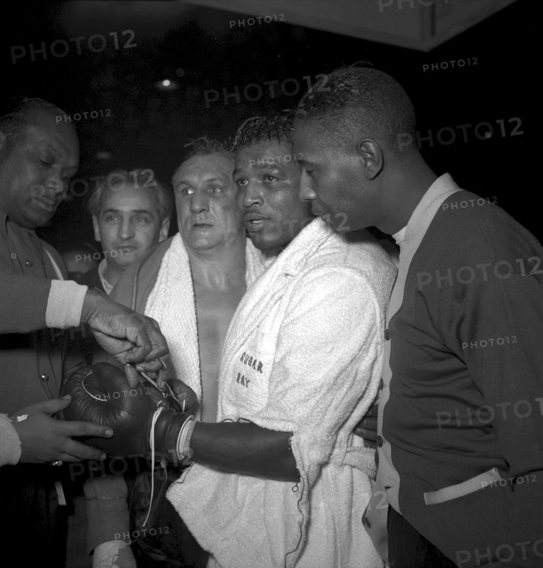 Yanek Walczak (3thd from left) and Sugar Ray Robinson, Geneva 1950