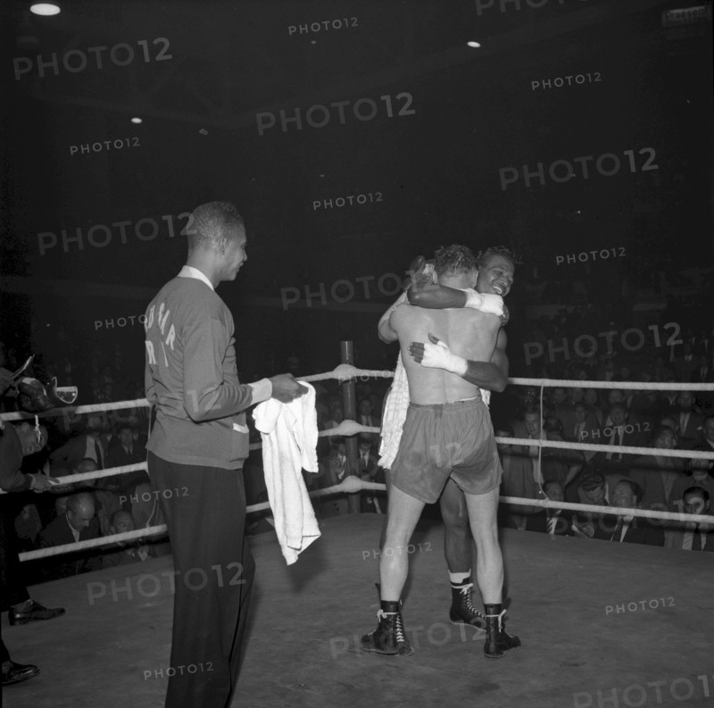 Sugar Ray Robinson (right) vs Jean Wanes, Zurich 1951