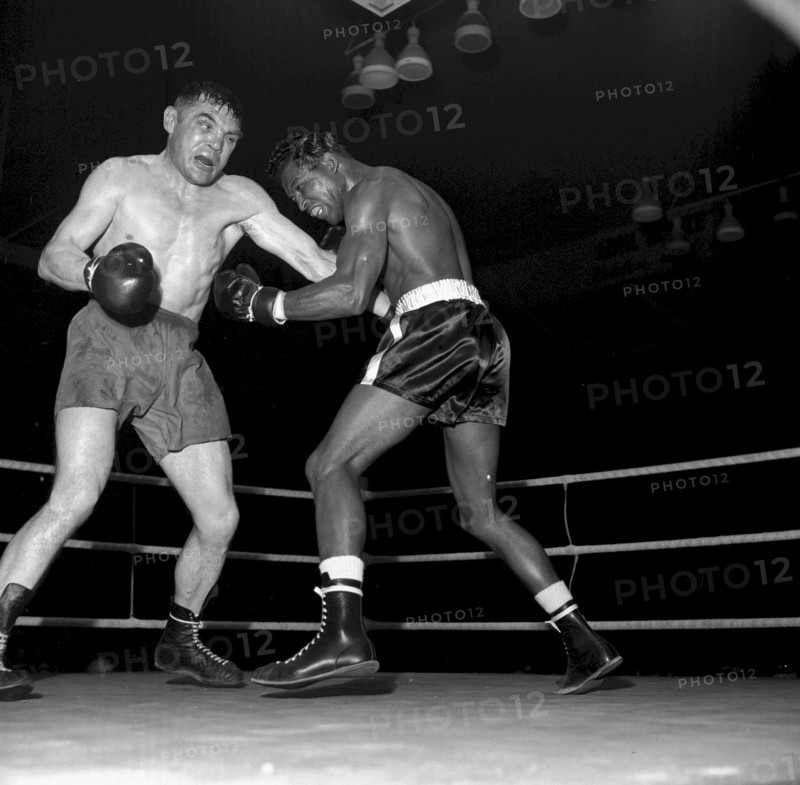 Sugar Ray Robinson (with towel), Zurich 1951