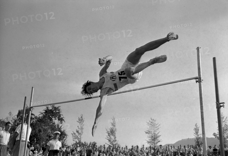 Swiss Championships 1947 Zurich: high-jumper Hans Wahli wins