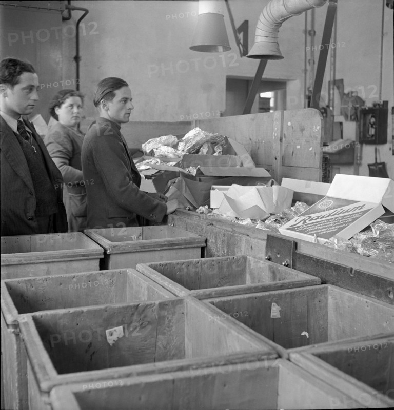 WW 2: economy of war; collection of paper and silver-paper, tinfoil, tin foil.