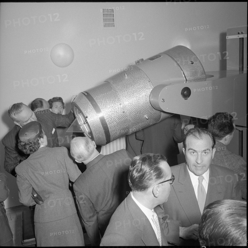 Cobalt 60 radiotherapy unit set in operation, Geneva 1956.