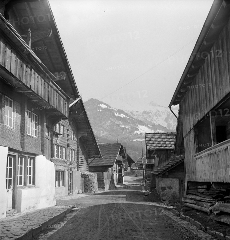 Wooden houses in Brienzwiler; 1940.