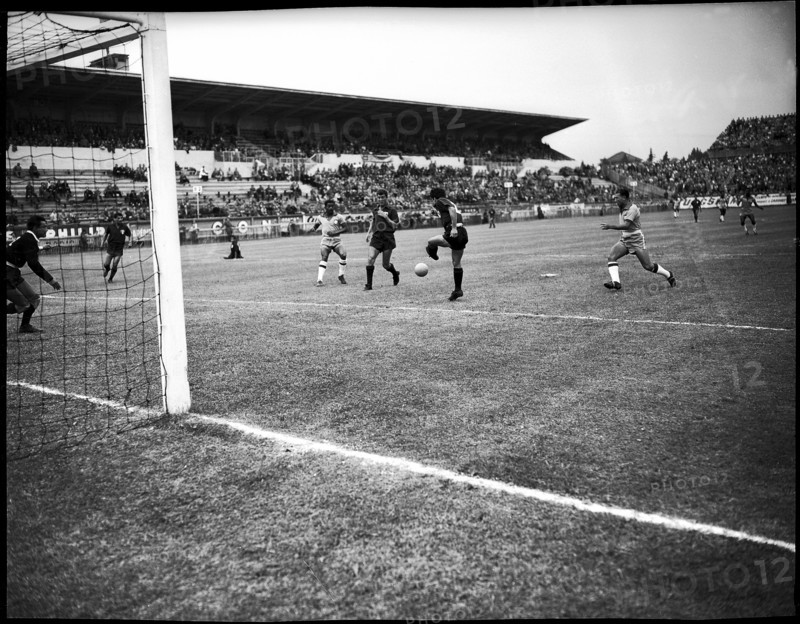 Football WC in Switzerland 1954: Brazil - Mexico.