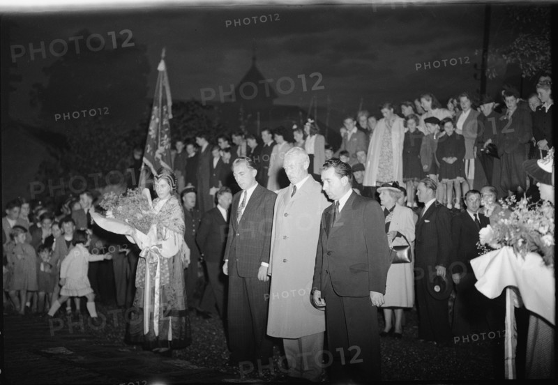 Henri Guisan at memorial ceremony for resistance members killed by the Nazis, 1948.