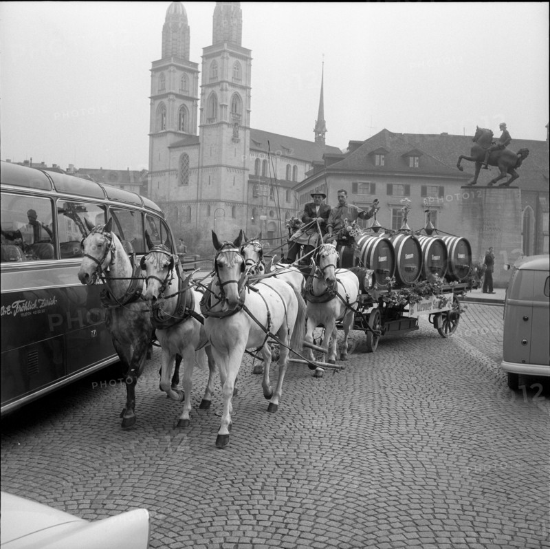 Propaganda campaign for fresh grape juice in Zurich, 1959.