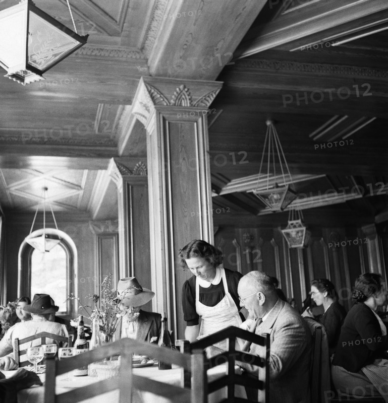 Jungfraujoch 1942:People in the Restaurant.
