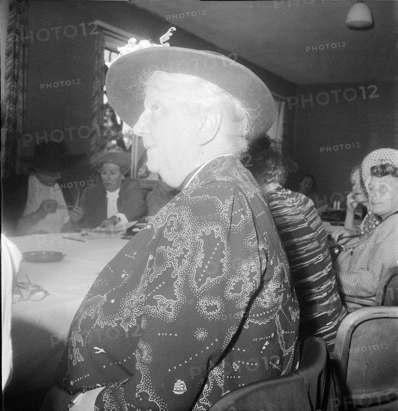Baroness Pol Boel at a women's conference, 1948.